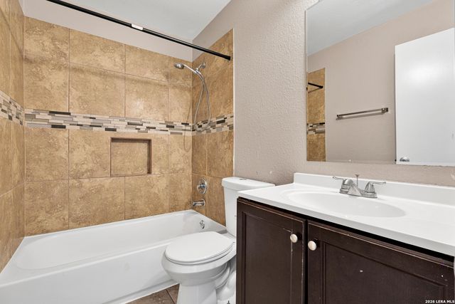 9214 Adams Hill, San Antonio, TX 78245