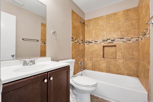 9214 Adams Hill, San Antonio, TX 78245
