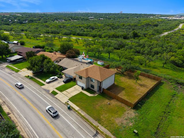 9214 Adams Hill, San Antonio, TX 78245