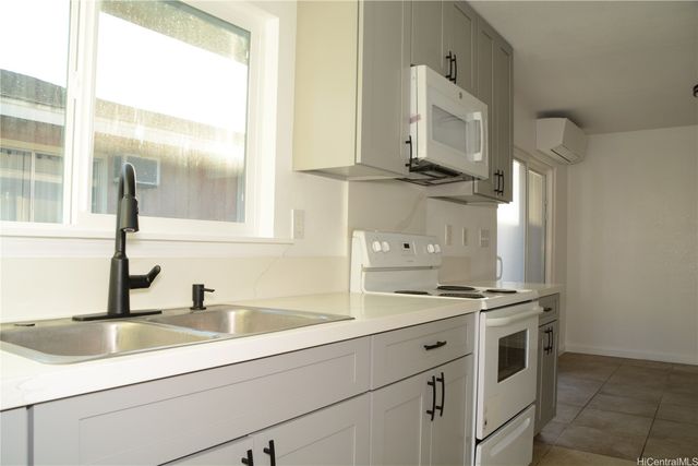 94-667 Maaniani Place, Waipahu, HI 96797