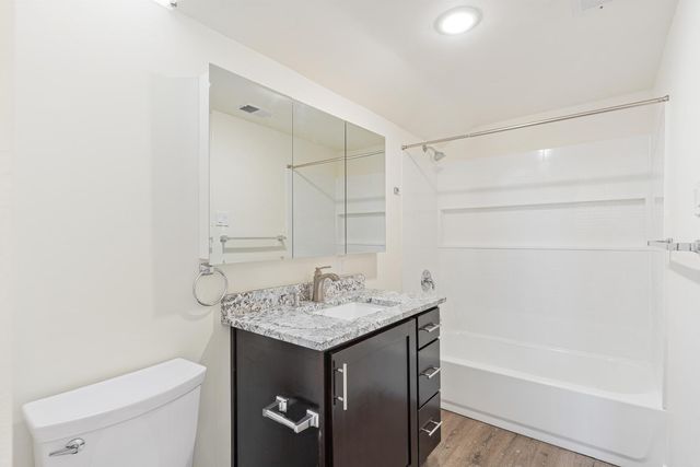 208 13th Street NW C, Albuquerque, NM 87102