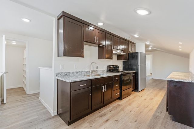 208 13th Street NW C, Albuquerque, NM 87102