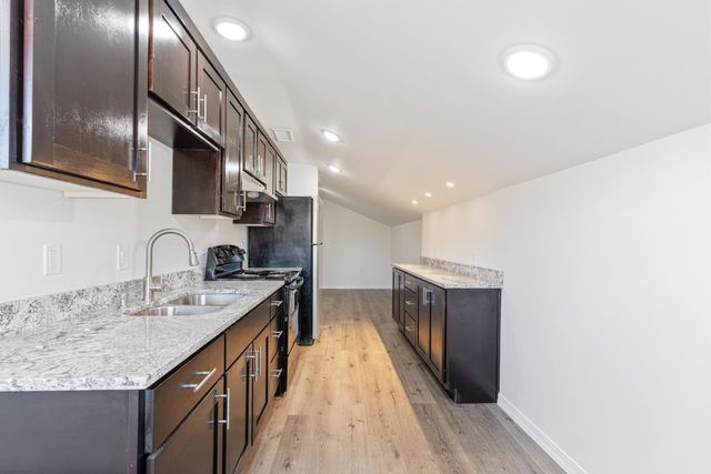 208 13th Street NW C, Albuquerque, NM 87102