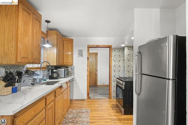 18441 Hillcrest Rd 18443 Hillcrest, Twain Harte, CA 95383