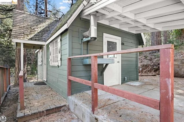 18441 Hillcrest Rd 18443 Hillcrest, Twain Harte, CA 95383