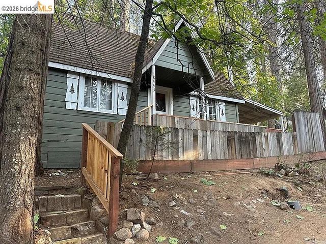18441 Hillcrest Rd 18443 Hillcrest, Twain Harte, CA 95383