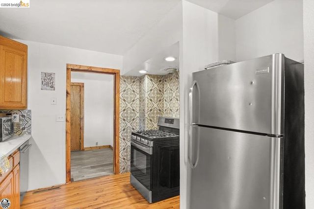 18441 Hillcrest Rd 18443 Hillcrest, Twain Harte, CA 95383