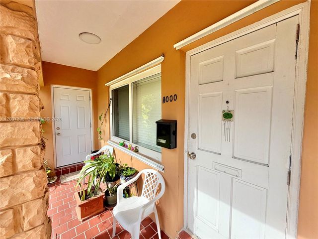 11002 NE 10th Ave, Biscayne Park, FL 33161