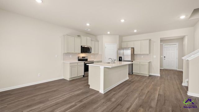 100 Planters Row Drive, Perry, GA 31069