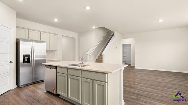 100 Planters Row Drive, Perry, GA 31069