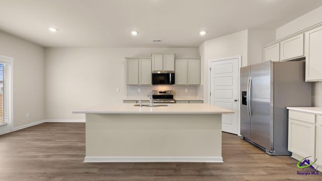 100 Planters Row Drive, Perry, GA 31069