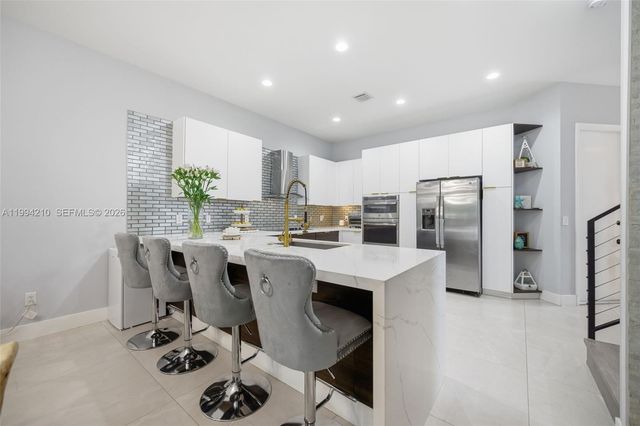 3242 SW 44th St, Dania Beach, FL 33312