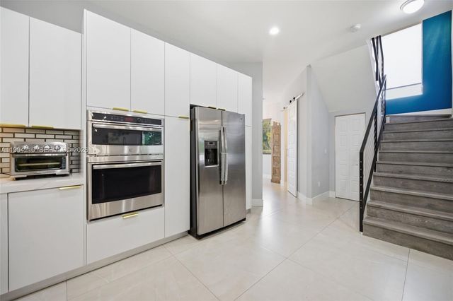 3242 SW 44th St, Dania Beach, FL 33312