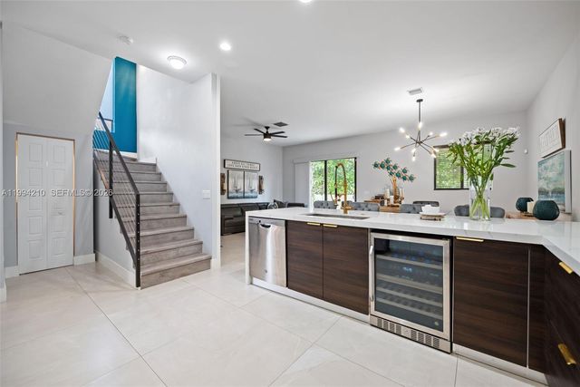 3242 SW 44th St, Dania Beach, FL 33312