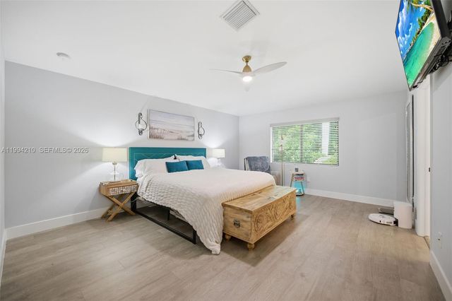 3242 SW 44th St, Dania Beach, FL 33312