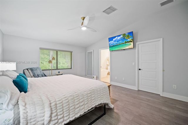 3242 SW 44th St, Dania Beach, FL 33312