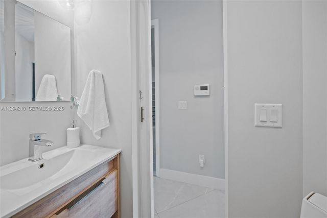 3242 SW 44th St, Dania Beach, FL 33312