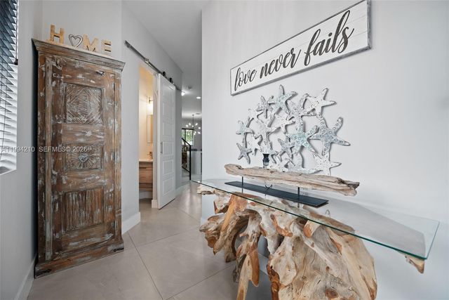 3242 SW 44th St, Dania Beach, FL 33312