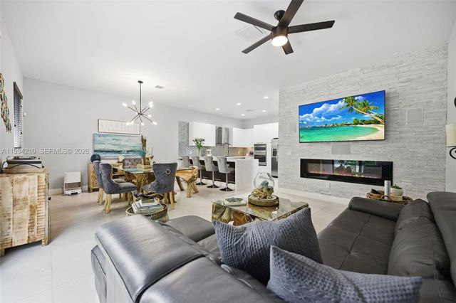 3242 SW 44th St, Dania Beach, FL 33312