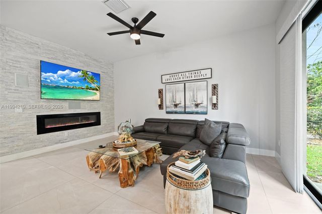 3242 SW 44th St, Dania Beach, FL 33312