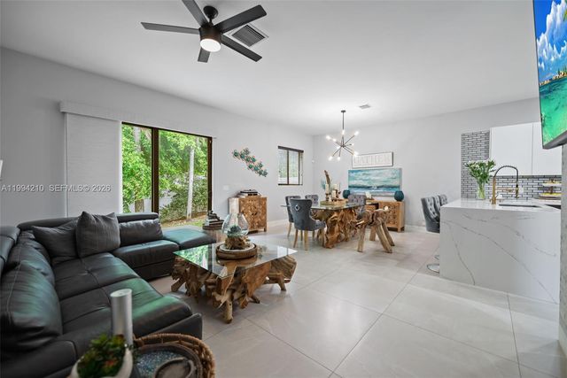 3242 SW 44th St, Dania Beach, FL 33312