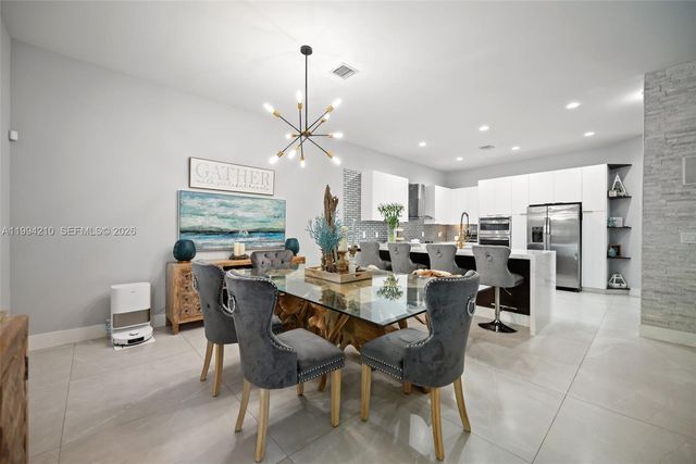 3242 SW 44th St, Dania Beach, FL 33312