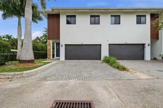 3242 SW 44th St, Dania Beach, FL 33312