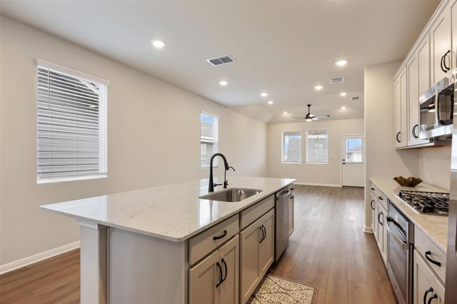 283 Ranier WAY, Dripping Springs, TX 78620