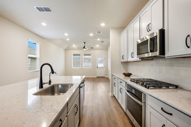 283 Ranier WAY, Dripping Springs, TX 78620