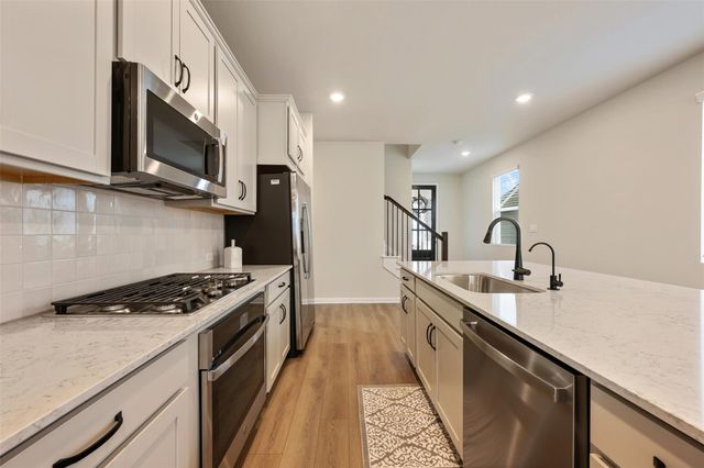 283 Ranier WAY, Dripping Springs, TX 78620