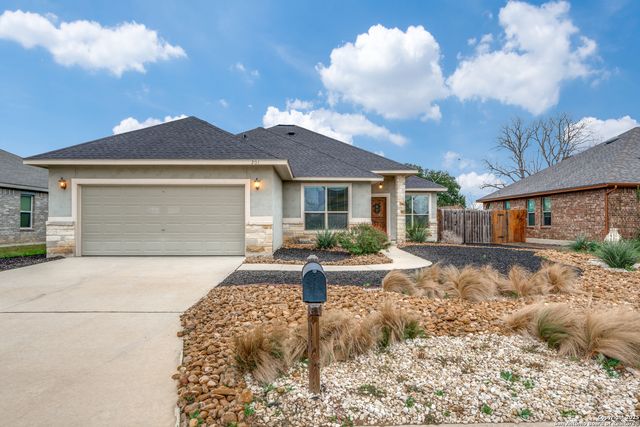 201 greenway, Seguin, TX 78155