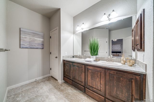 201 greenway, Seguin, TX 78155