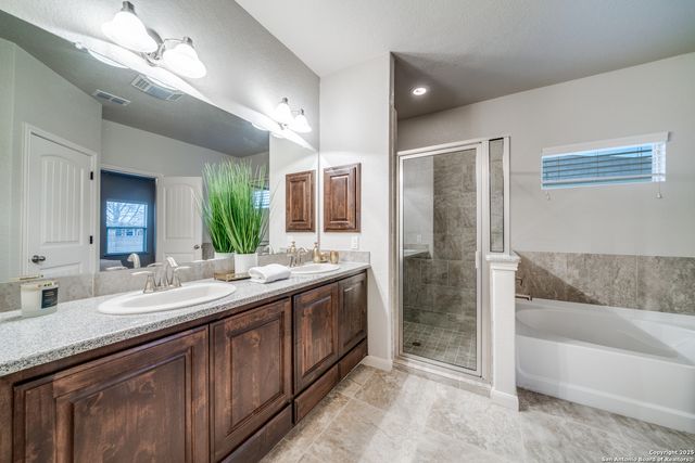 201 greenway, Seguin, TX 78155