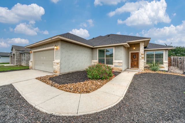 201 greenway, Seguin, TX 78155