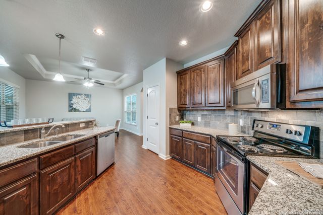 201 greenway, Seguin, TX 78155