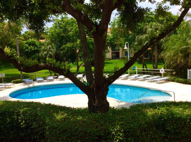 103 Yacht Club Way 104, Hypoluxo, FL 33462