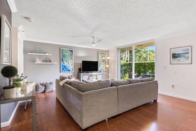 103 Yacht Club Way 104, Hypoluxo, FL 33462