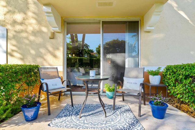 103 Yacht Club Way 104, Hypoluxo, FL 33462