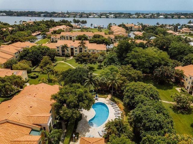 103 Yacht Club Way 104, Hypoluxo, FL 33462
