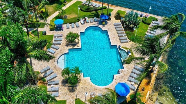 103 Yacht Club Way 104, Hypoluxo, FL 33462