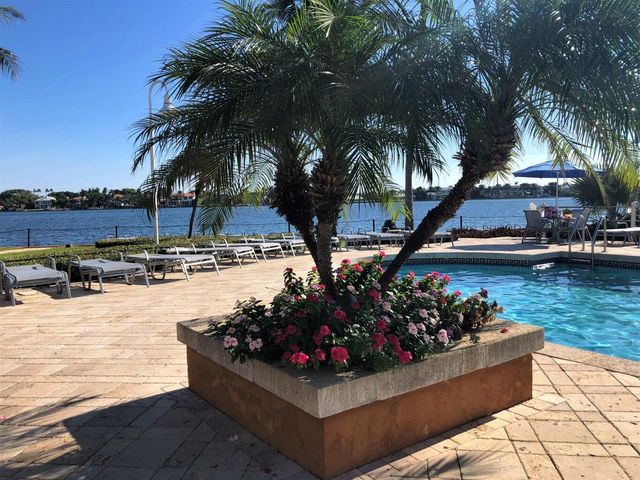 103 Yacht Club Way 104, Hypoluxo, FL 33462