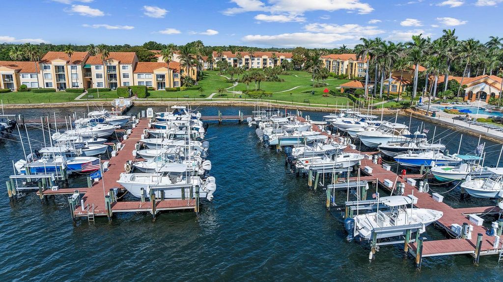 103 Yacht Club Way 104, Hypoluxo, FL 33462