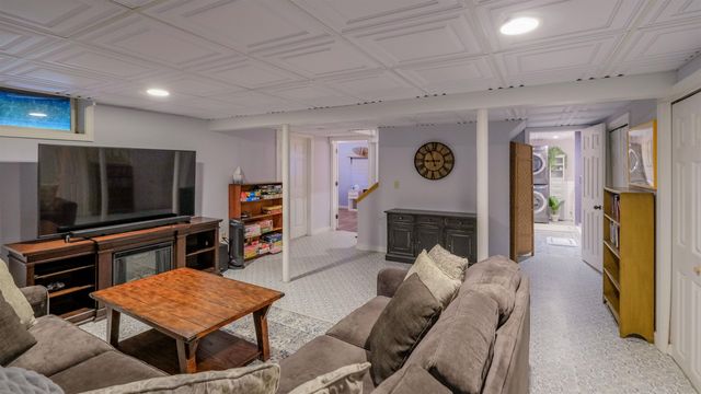 12 Plumley Avenue, Ludlow, VT 05149