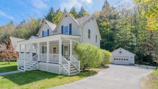 12 Plumley Avenue, Ludlow, VT 05149
