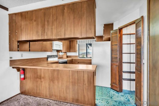 30311 Circle R Lane, Valley Center, CA 92082