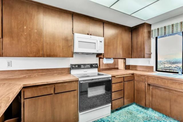 30311 Circle R Lane, Valley Center, CA 92082