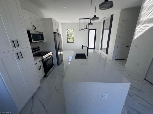 748 Chattman ST E, Lehigh Acres, FL 33974