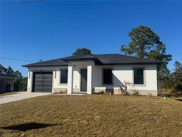 748 Chattman ST E, Lehigh Acres, FL 33974