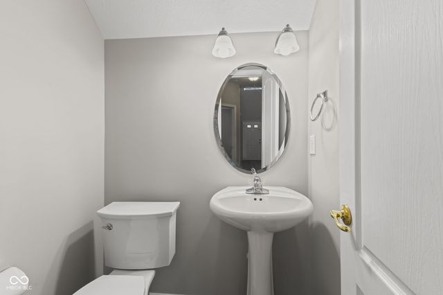 9731 Green Knoll Drive, Noblesville, IN 46060