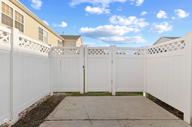 9731 Green Knoll Drive, Noblesville, IN 46060